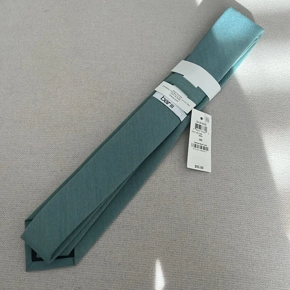 Bar III Gillis Solid Neck Tie in Green, New with Tag - Picture 6 of 11